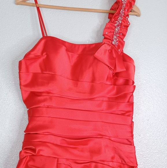 Faviana Red Satin Mermaid Flare Rhinestone Sz 8 Maxi Gown - Picture 5 of 15